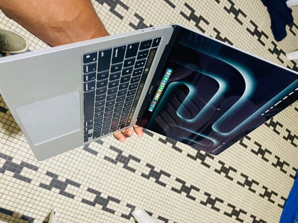 MacBook Pro M2 2022 8gb/256gb