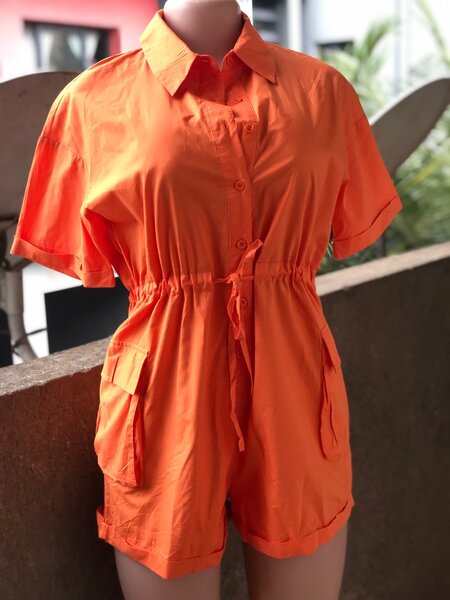 Combinaison chic féminine