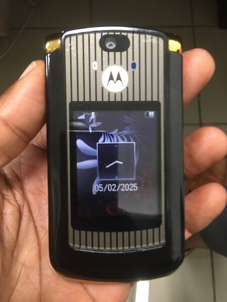 Téléphone a clapet Motorola