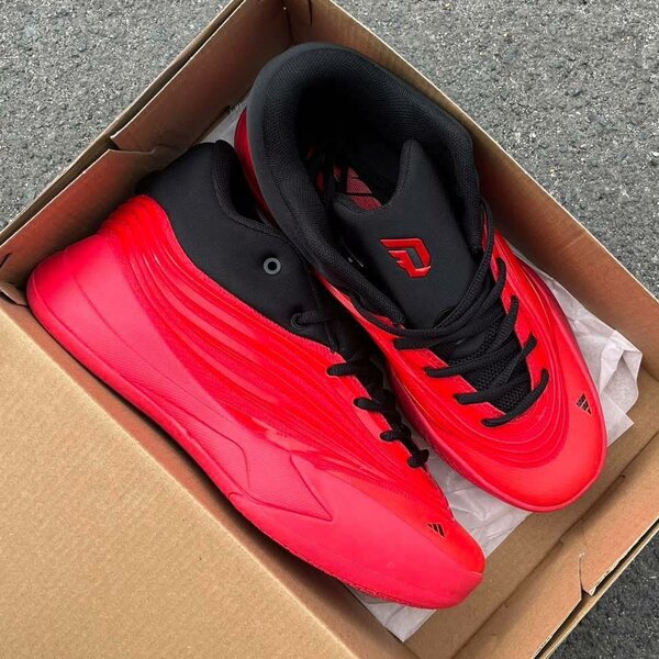 Basketball Adidas Dame 10