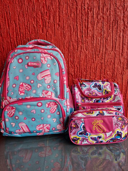 Totto Back Pack with Lunch bag and Pencil Case