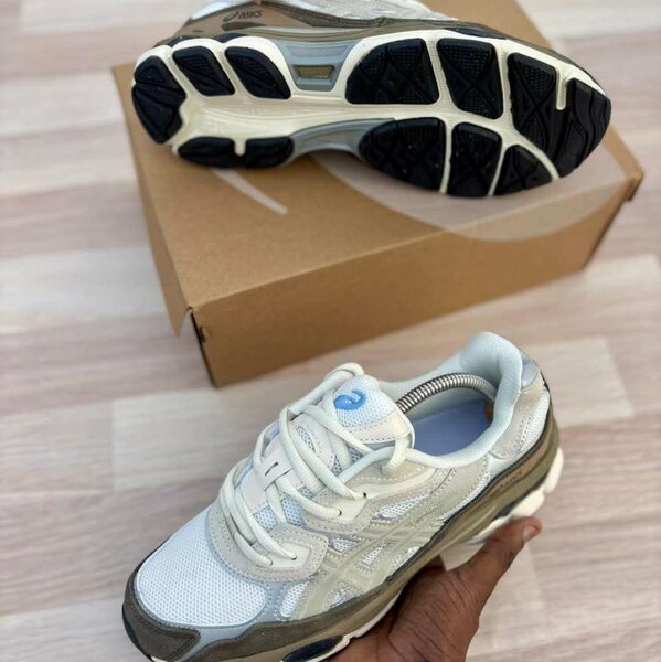 Baskets ASICS confortables