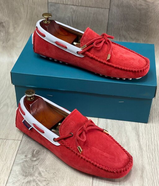 TODS FERRARI EN DAIM