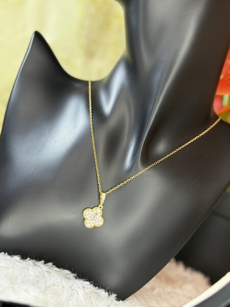 Collier Pendentif Doré Élégant