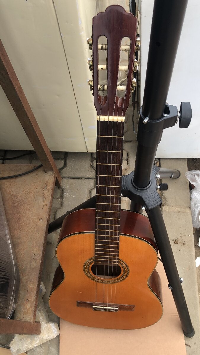 Guitare Classique en Bois