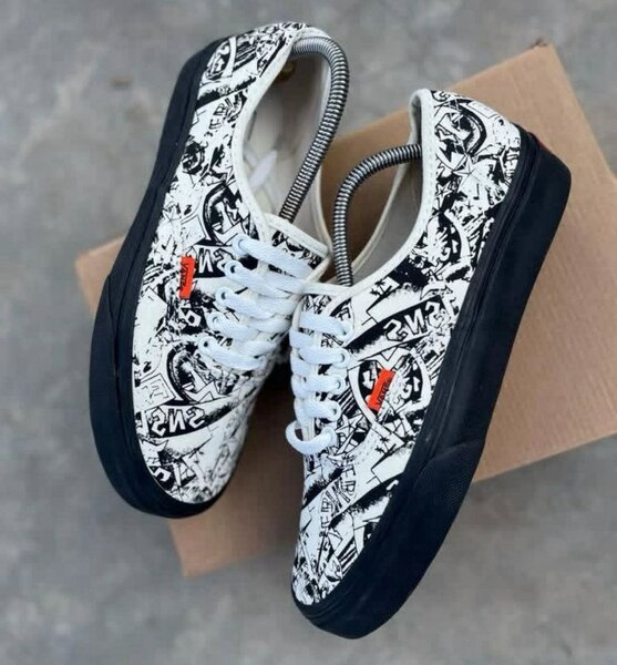 Sneakers Adidas x Bad Bunny