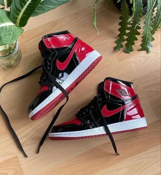 AIR JORDAN 1