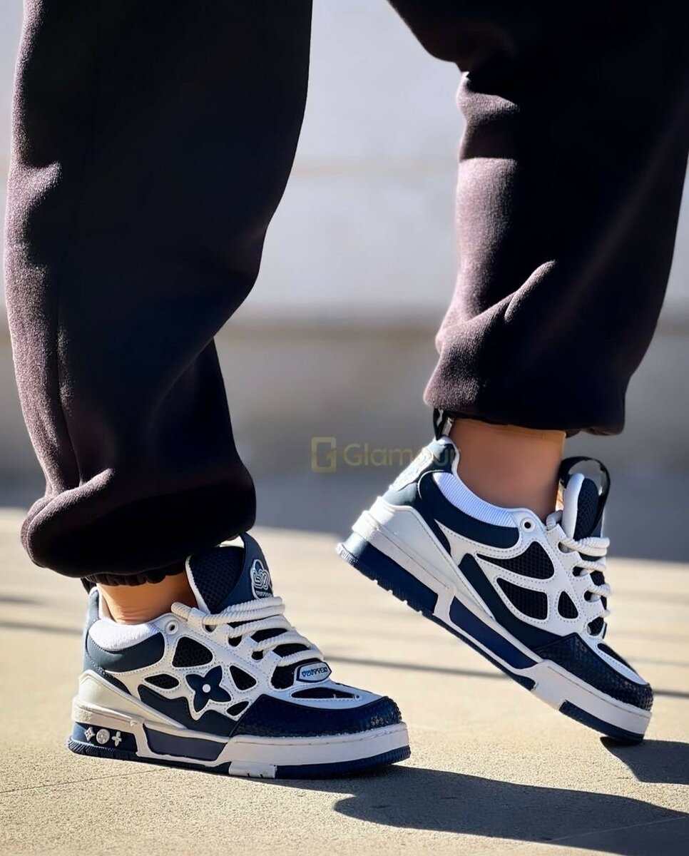 LOUIS VUITTON CLASSIC