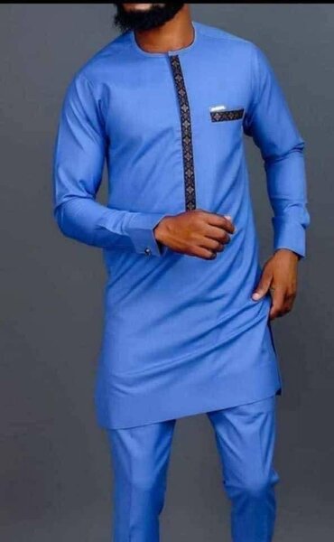 Boubou africain bleu élégant