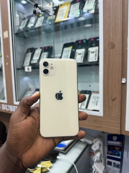 iPhone 11 simple 64Go  Tout es