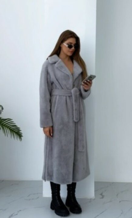 Красивая женская шуба длинная