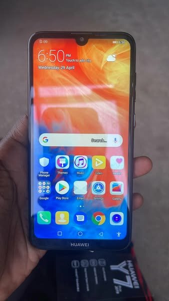 HUAWEI Y7 