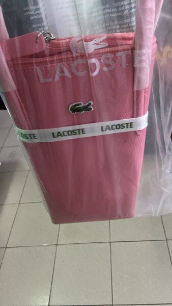 Sac à main Lacoste élégant
