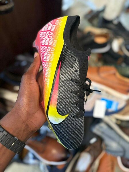 NIKE MERCURIALE stylé