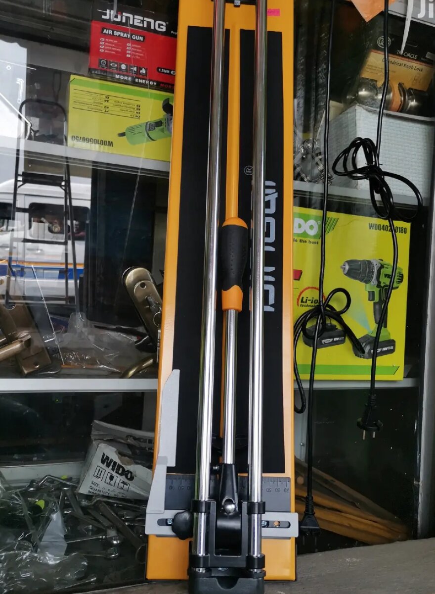 Tile Cutting Machine