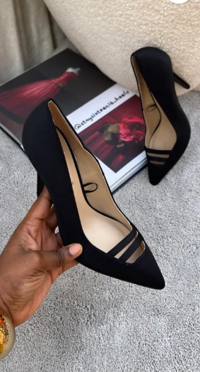 Darlene black court shoes