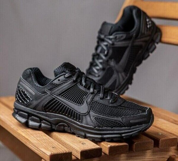 Baskets noires tendance homme