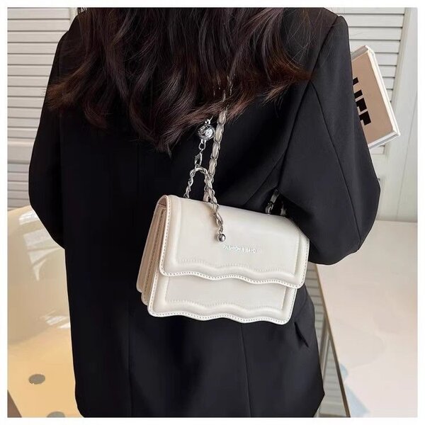 Минималистичная сумочка