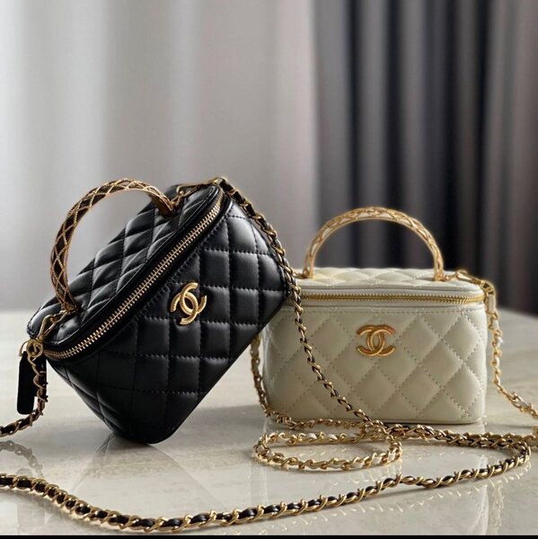 Sac à main chic avec chaîne