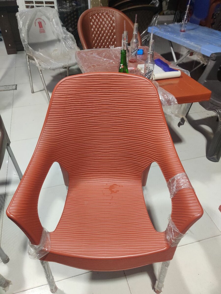 Av Plastic chairs