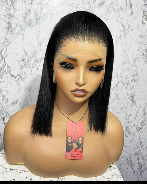 Perruque en dentelle avant brillante