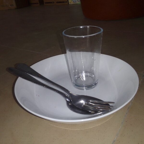 Ensemble vaisselle et vert