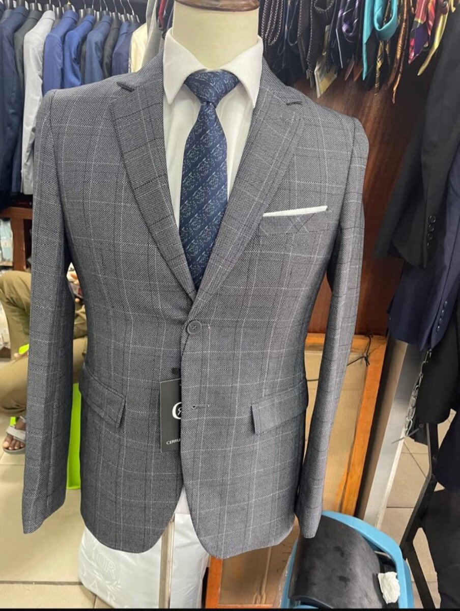 Costume élégant pour hommes