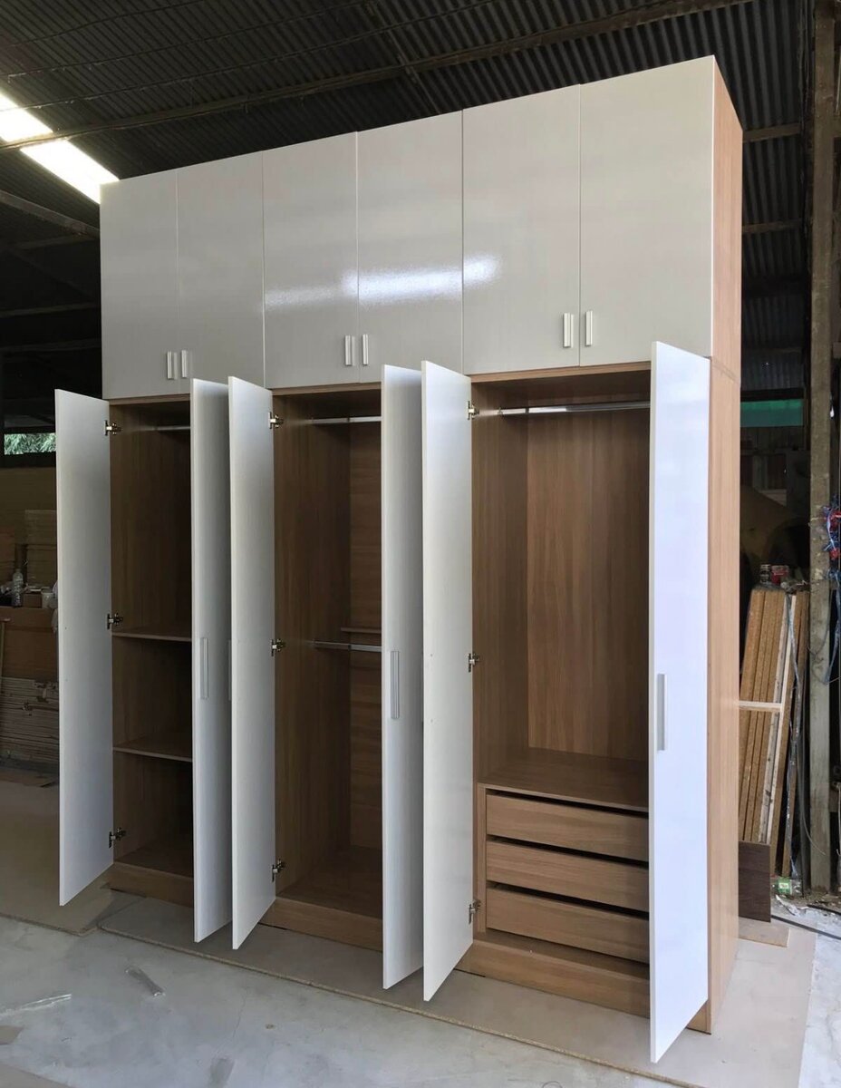 Armoire de Rangement Moderne en Bois