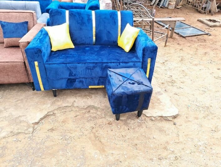 Canapé 3 places avec ottoman