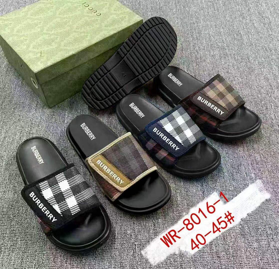 Sandales à carreaux élégantes