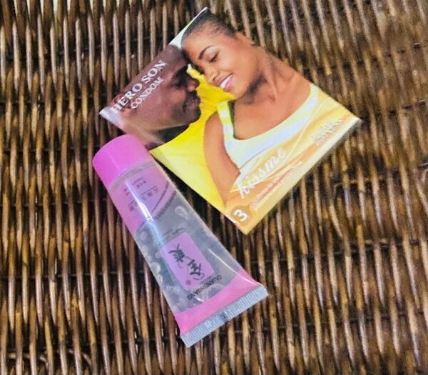 Préservatifs + lubrifiant