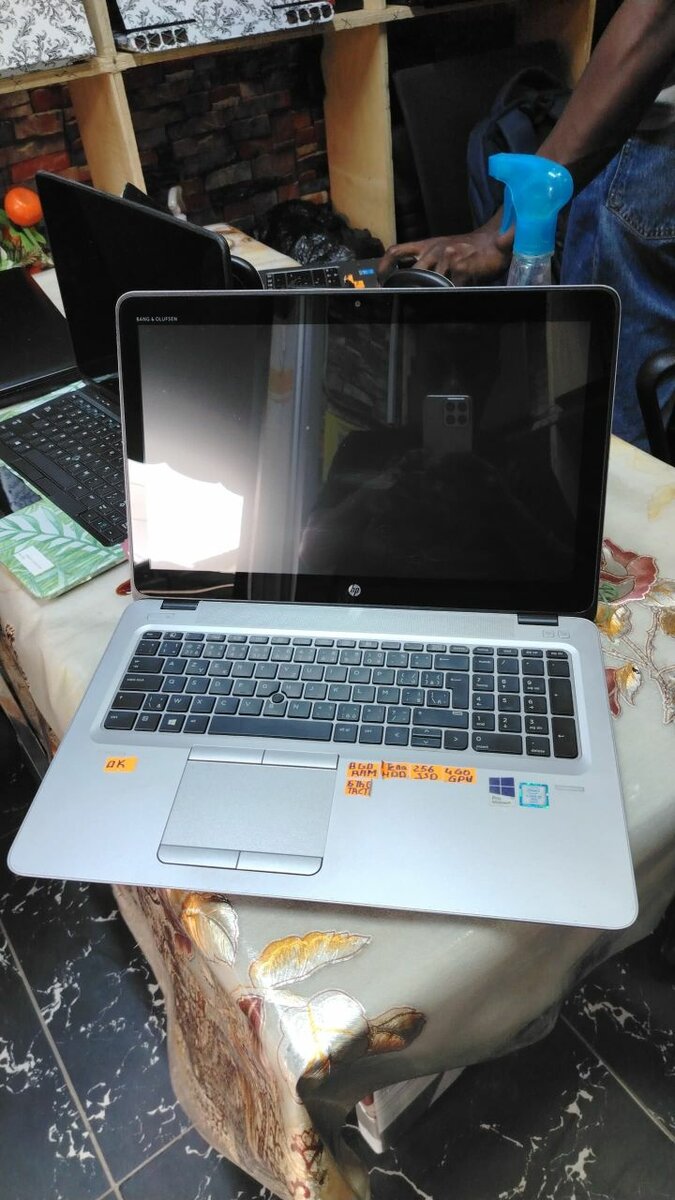 HP EliteBook Ecran tactile I5