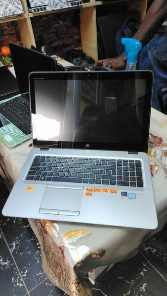 HP EliteBook Ecran tactile I5