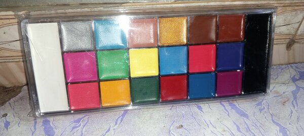 Lipstick pailit