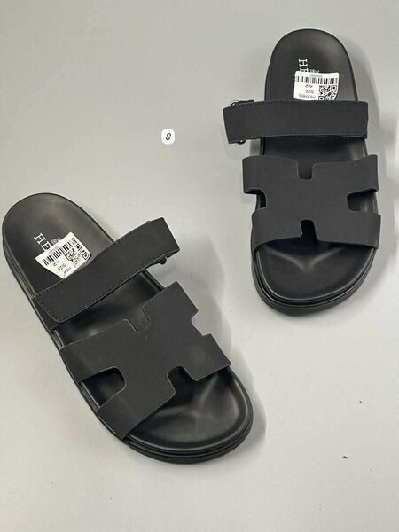 Sandales noires élégantes