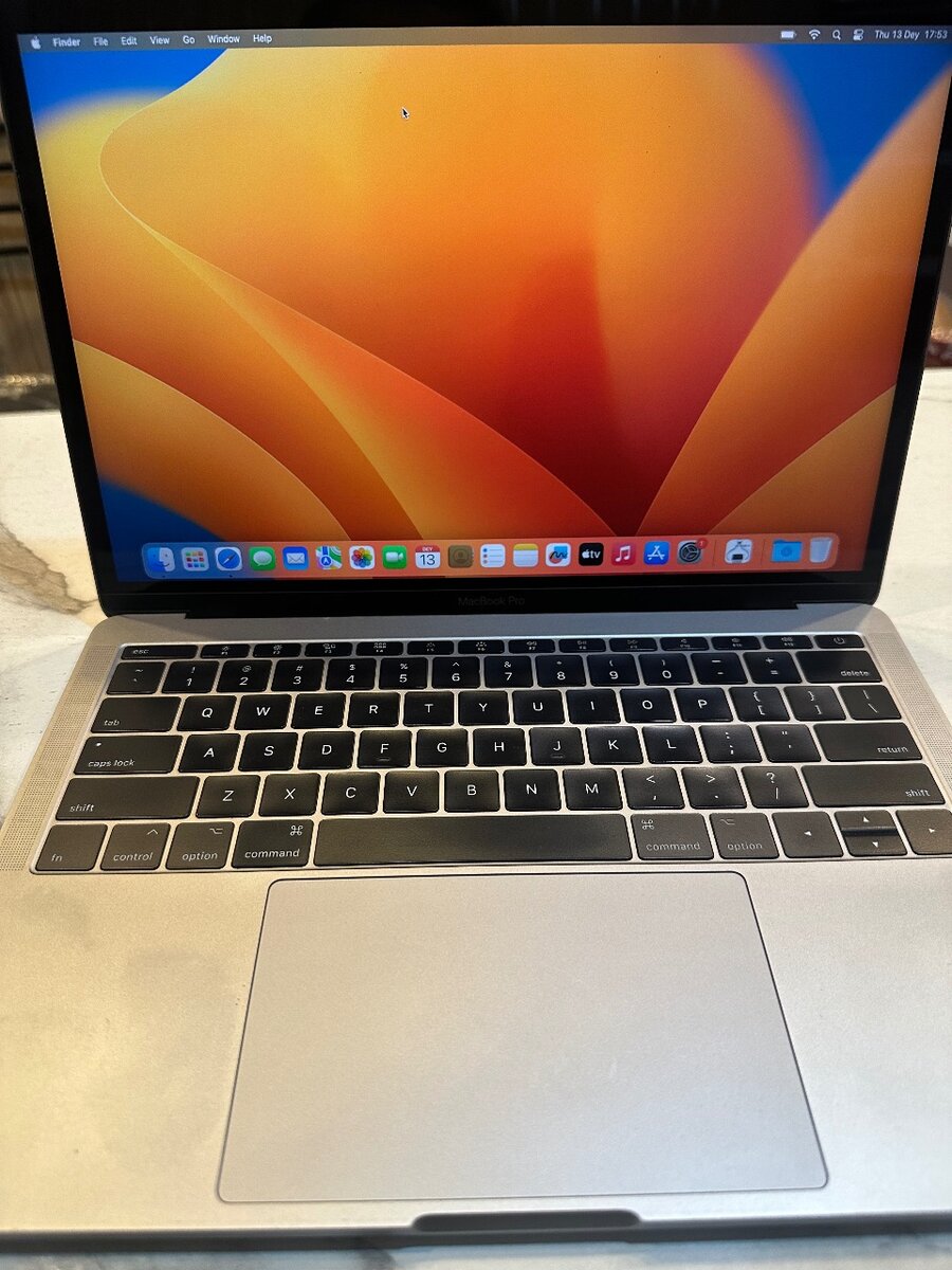 Apple MacBook Pro 2017.13inch for sale