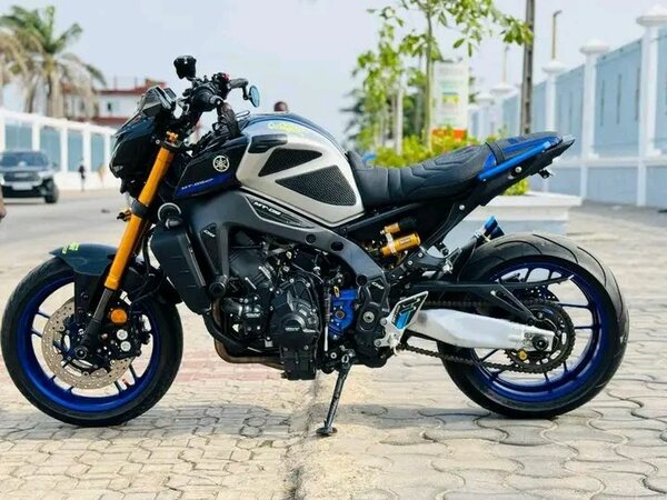 Moto sportive Yamaha hautes performances