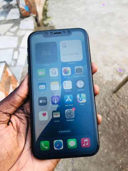 IPhone XR 64Go fonctionne avec turbo SIM
