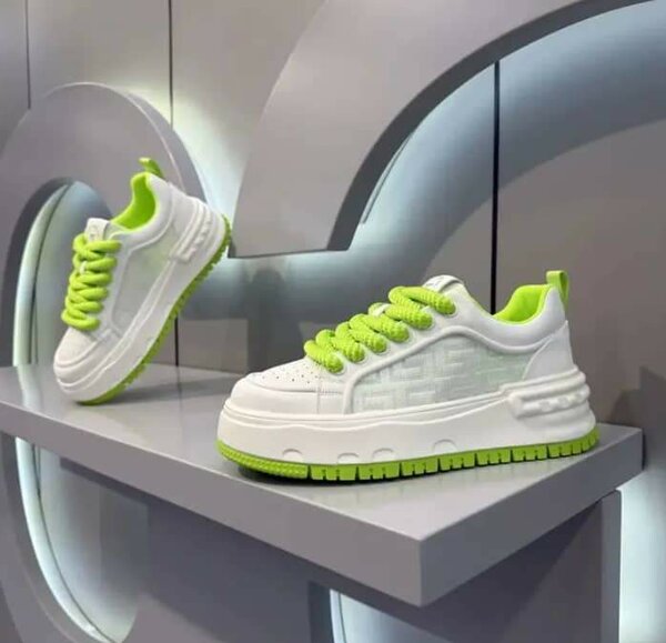 Sneakers compensées tendance