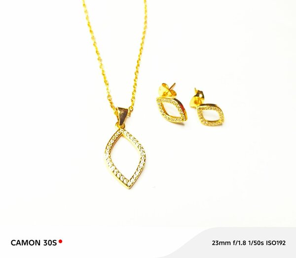 Parure élégante en or