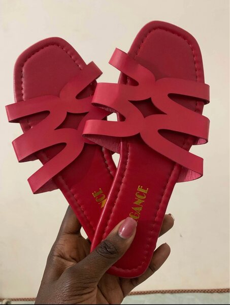 Sandales rouges élégantes