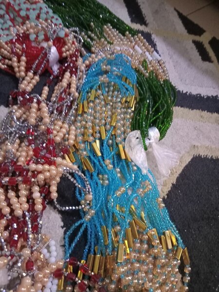 Colliers de perles colorés