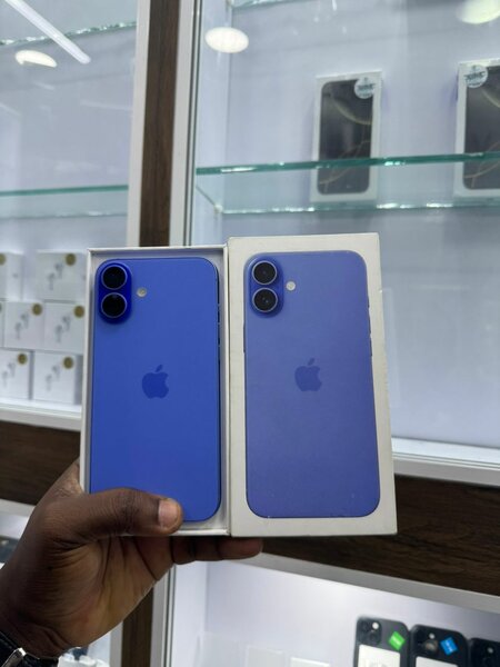 16 plus 128giga tout passe jus