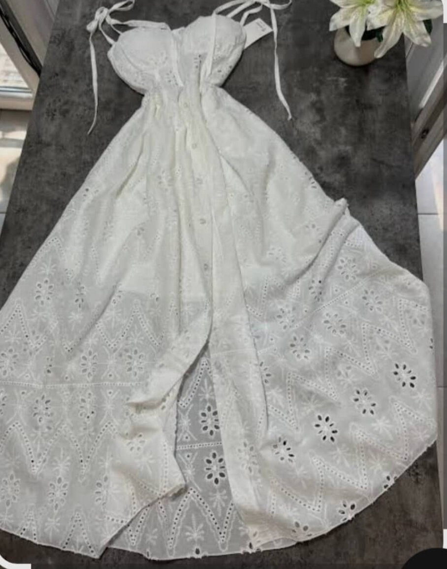 Robe blanche bohème en dentelle
