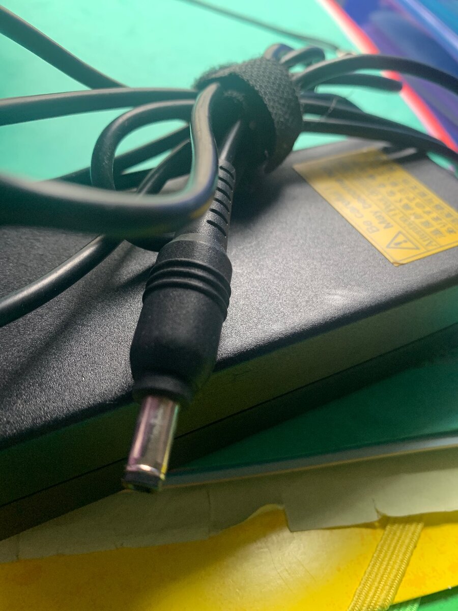 Chargeur Toshiba 19V 3.42A