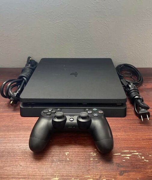 Ps4 Slim craquer avec 10 jeux
