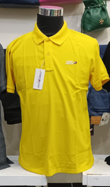 T-shirt jaune