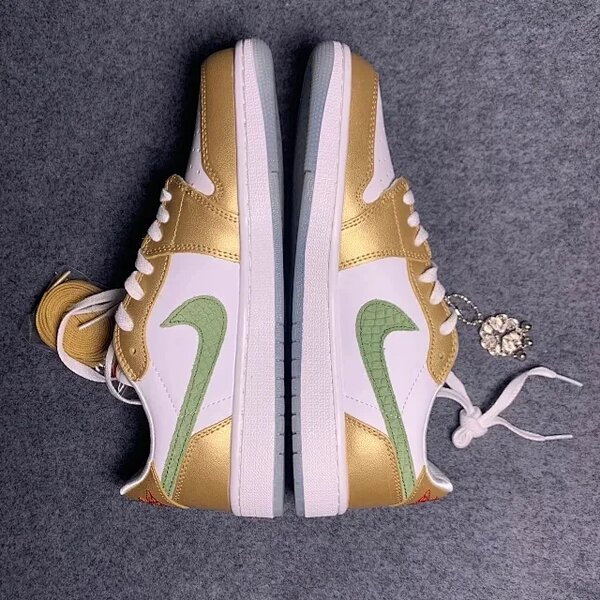 Jordan 1 low Year of Dragon