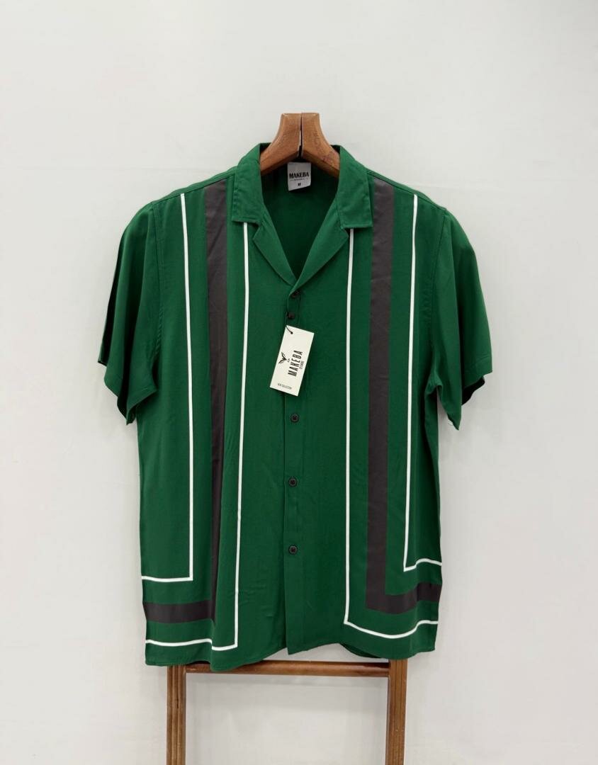 Chemise verte à motifs