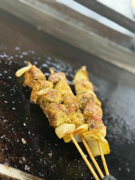 Brochettes poulet et saucisse